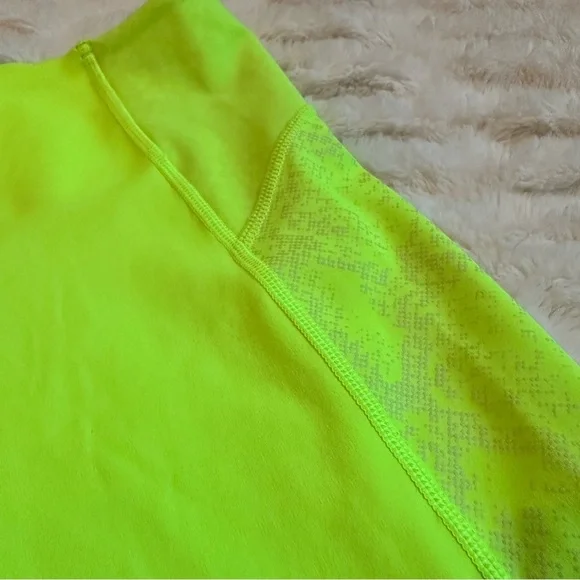 ATHLETA Stay Fly Neon Reflective 9” Biker Shorts Gym Yoga Cycle Green Yellow S - Picture 7 of 10